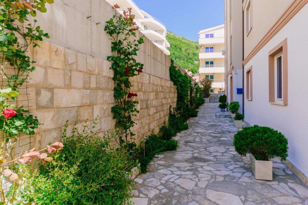 Best View Apartment Petrovac Bagian luar foto