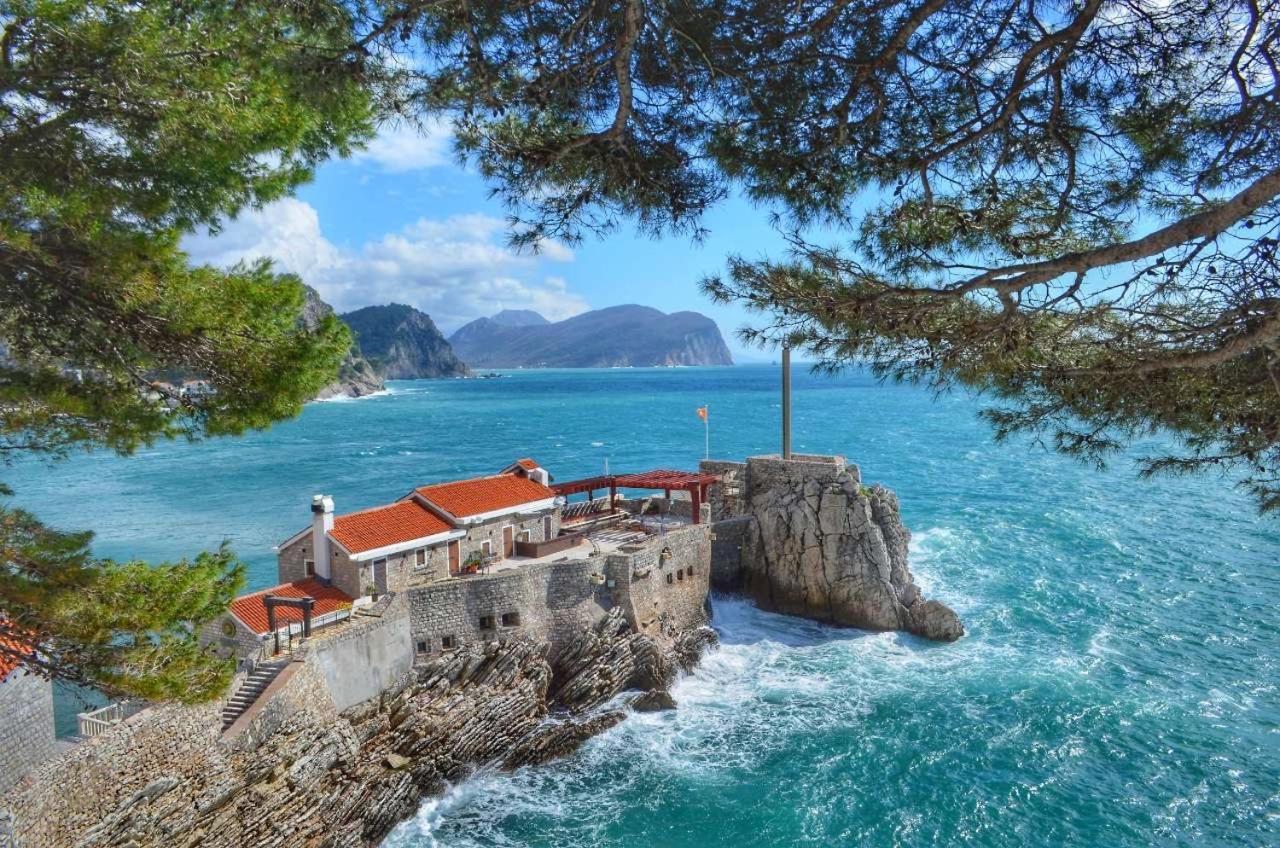 Best View Apartment Petrovac Bagian luar foto