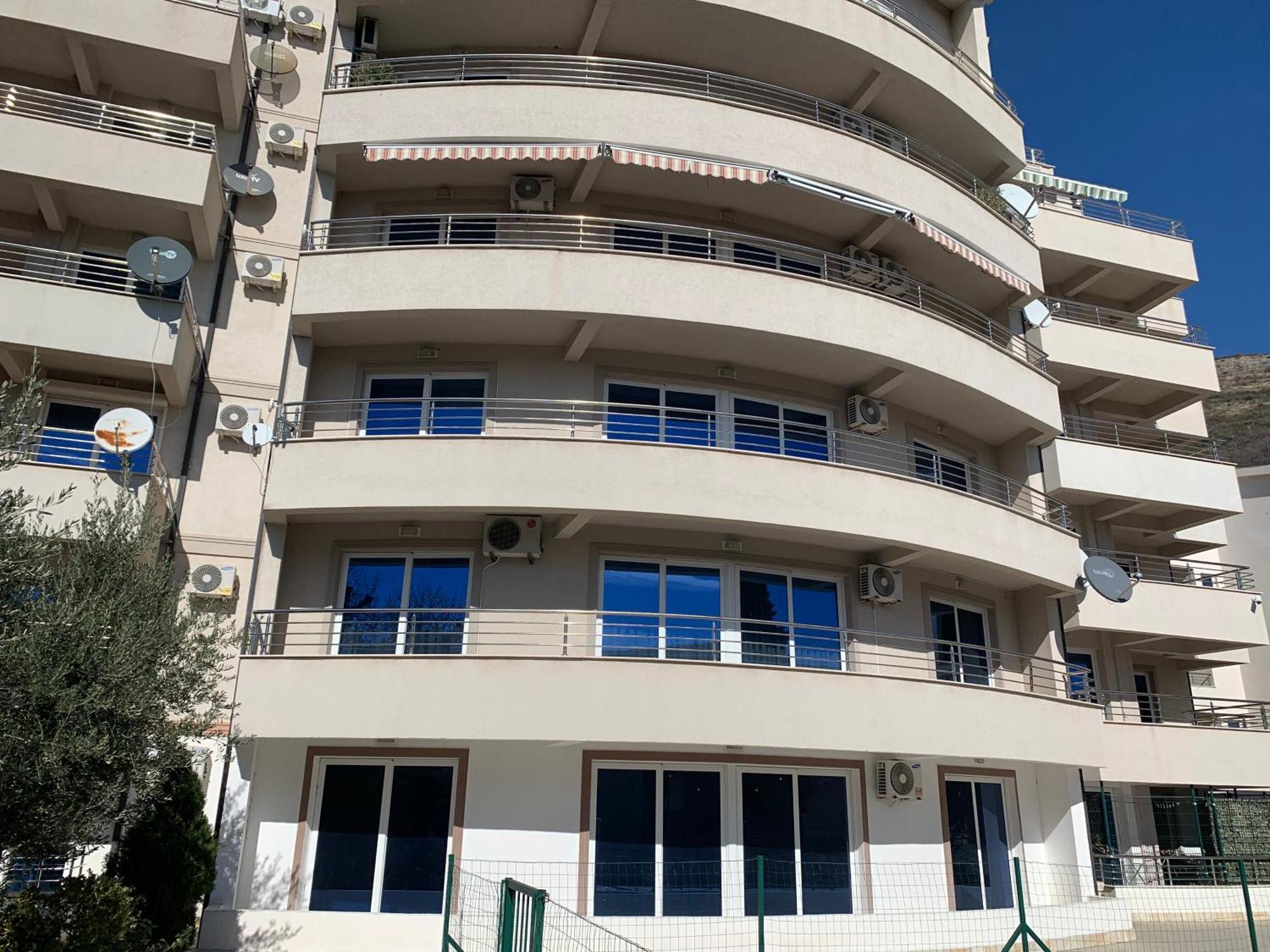 Best View Apartment Petrovac Bagian luar foto